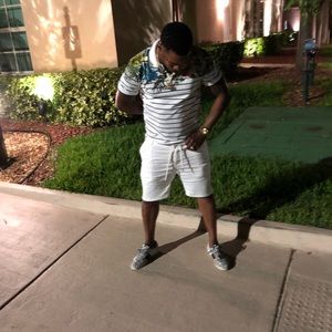 Meet your Posher, Leon